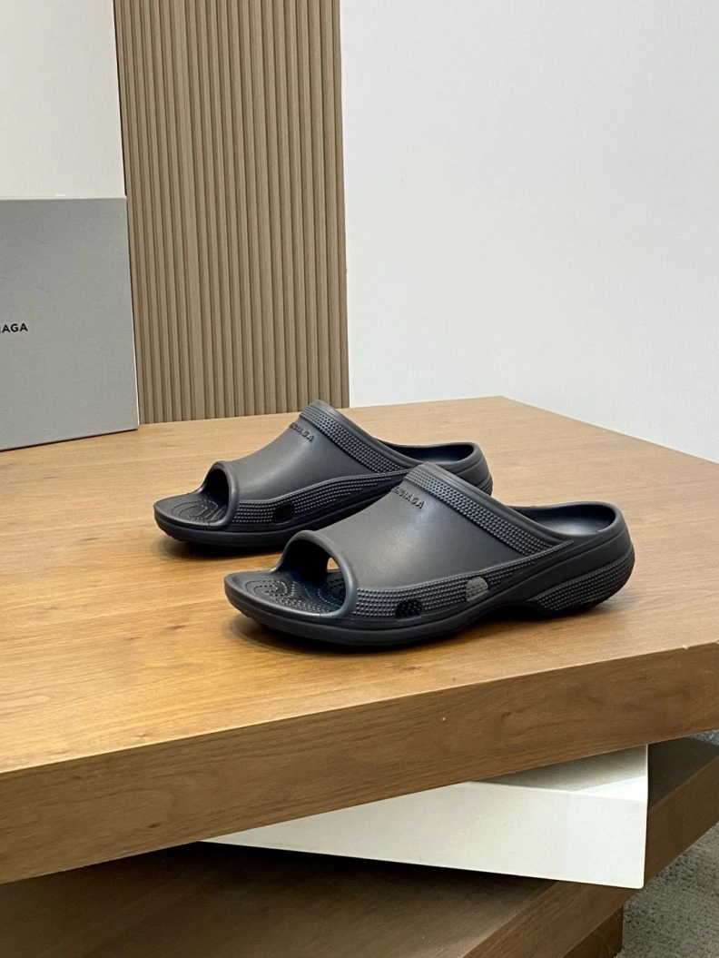 Comfortable Bxlxnciaga Slippers 109229