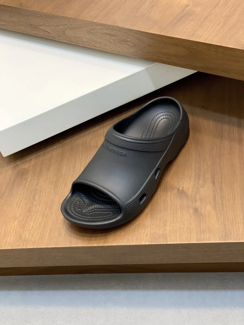 Comfortable Bxlxnciaga Slippers 109229