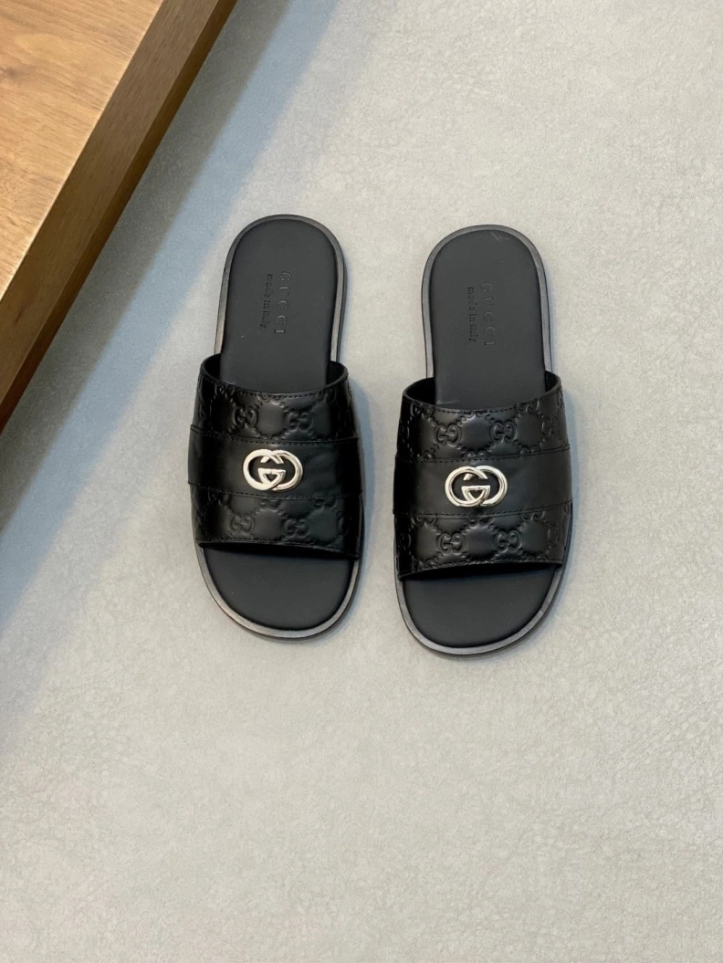 Affordable Gxccx Slippers 155307