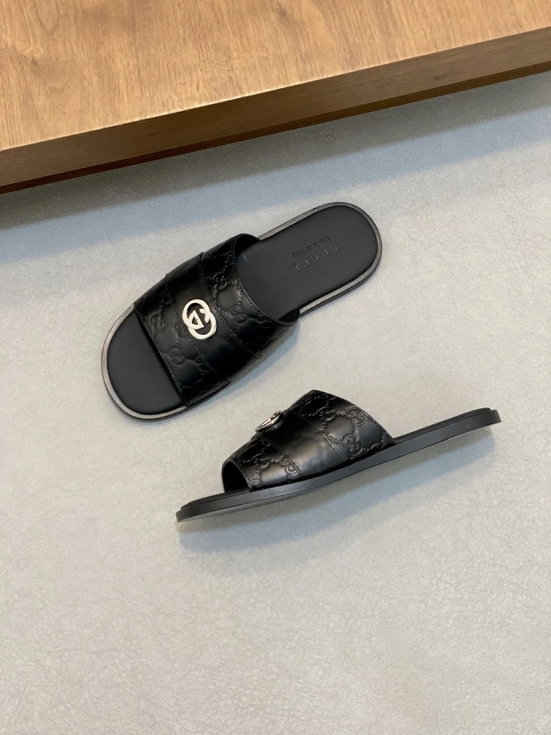 Affordable Gxccx Slippers 155307