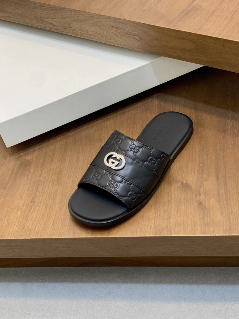 Affordable Gxccx Slippers 155307