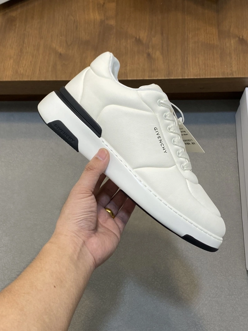 Gxvxnchy Sneakers HighQuality 152378