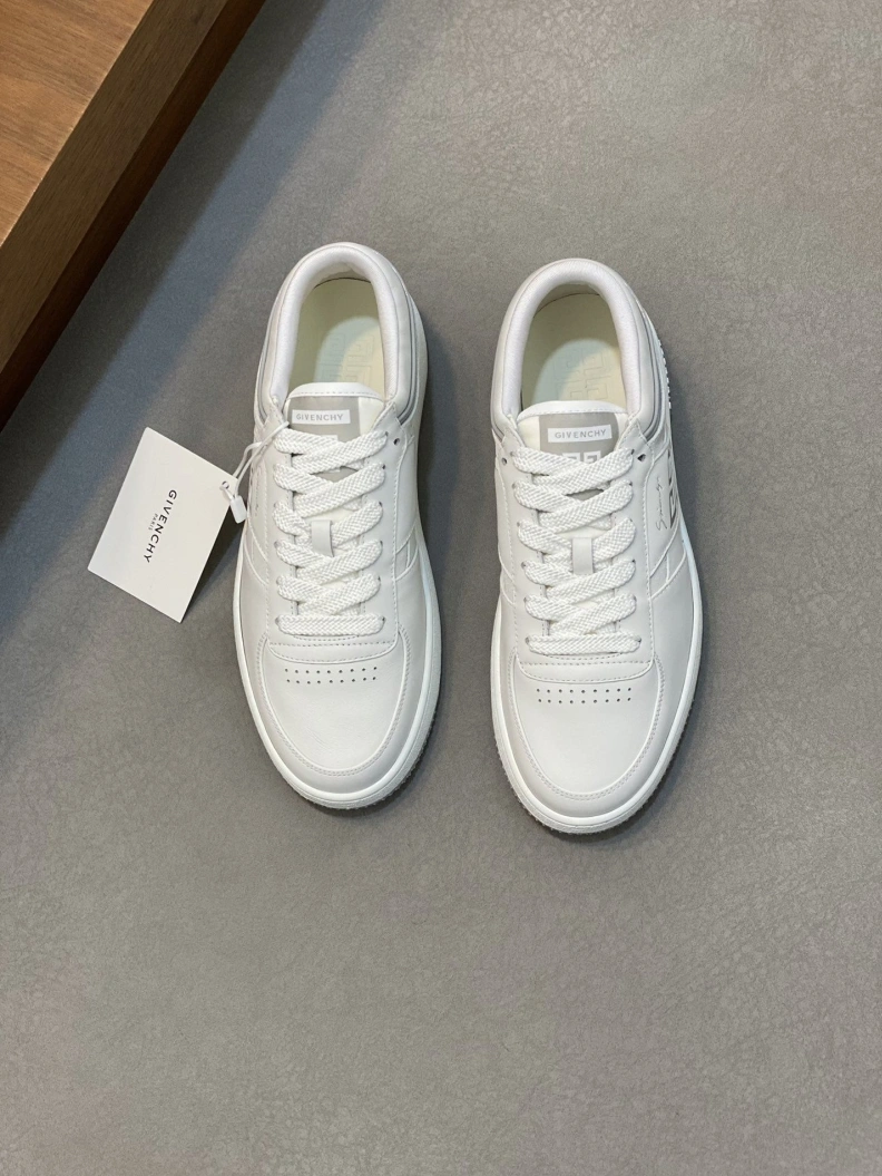 Reliable Gxvxnchy Sneakers 152371
