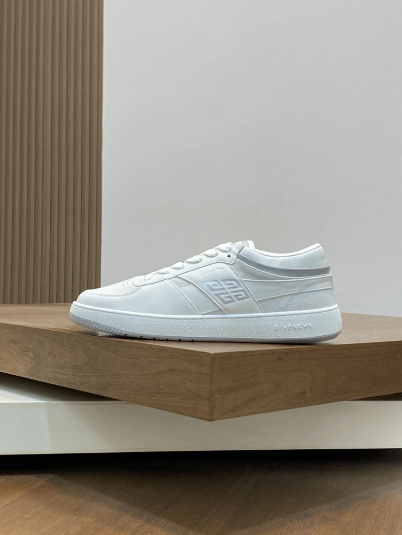 Reliable Gxvxnchy Sneakers 152371