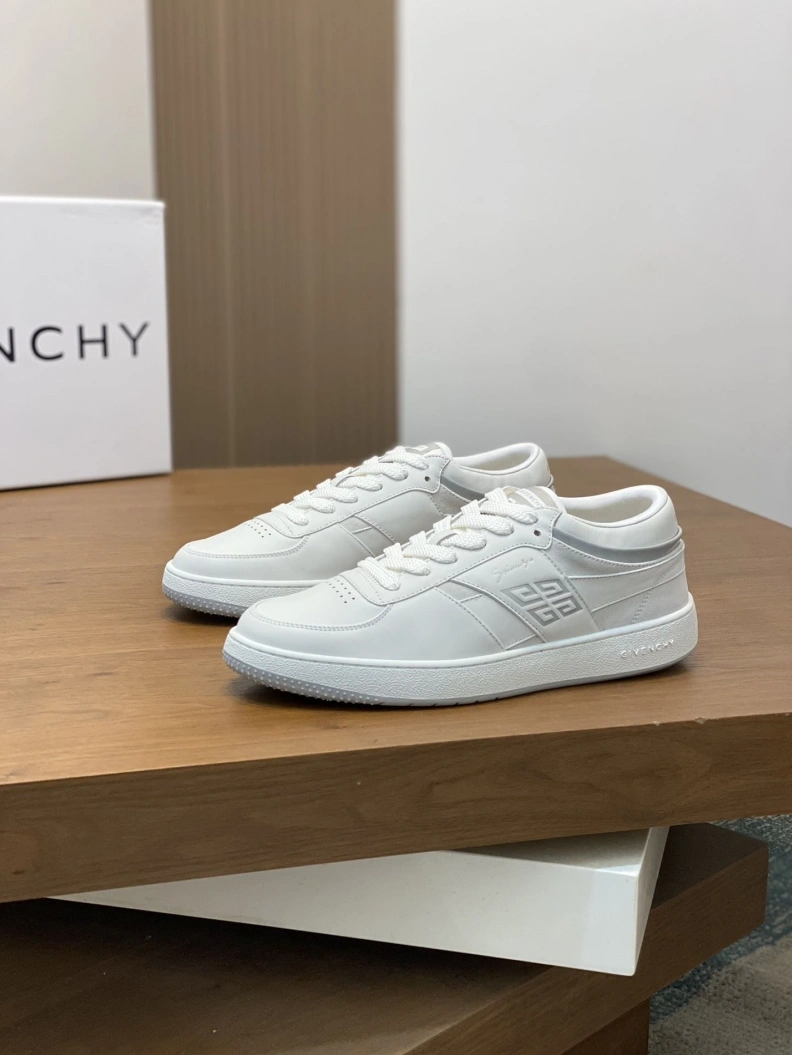Reliable Gxvxnchy Sneakers 152371