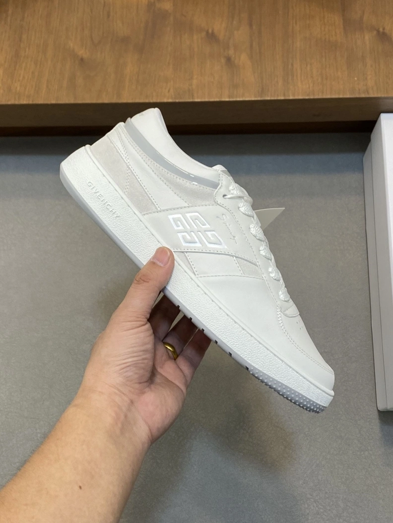 Reliable Gxvxnchy Sneakers 152371