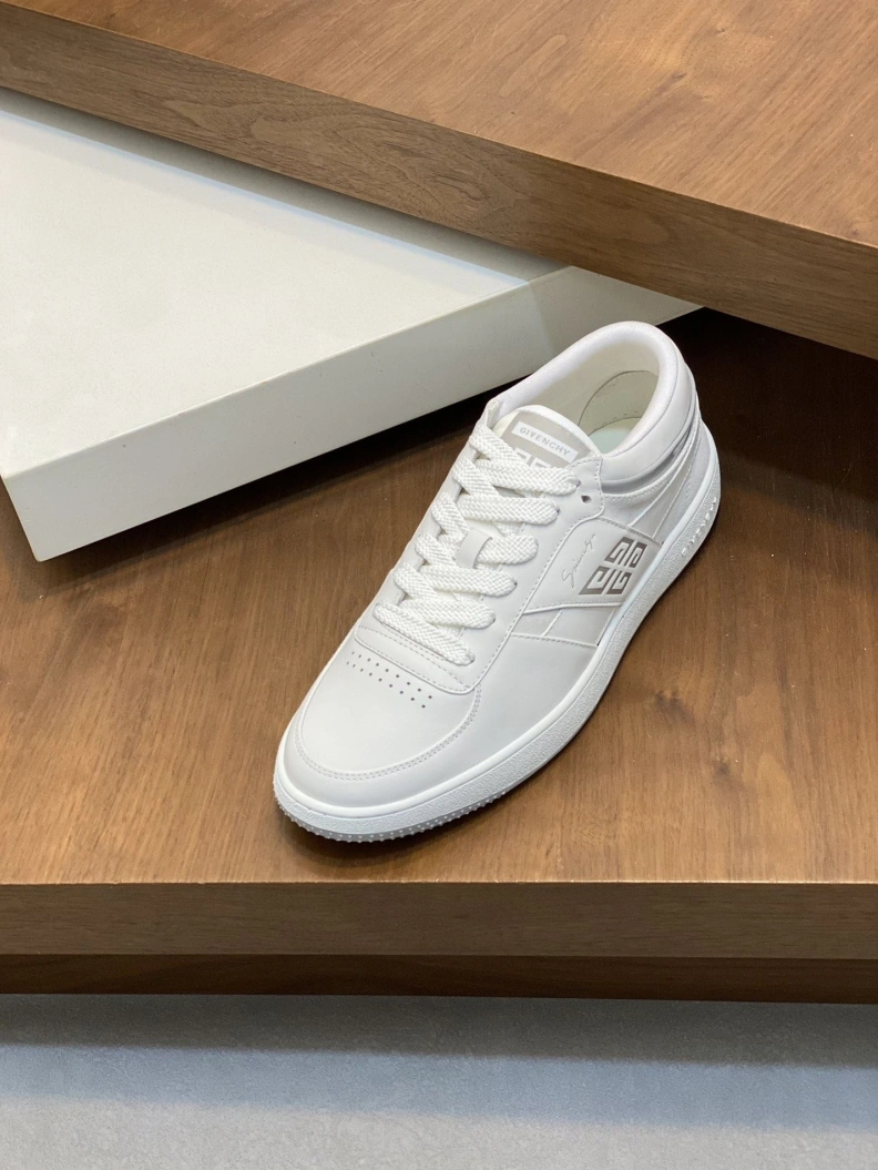 Reliable Gxvxnchy Sneakers 152371