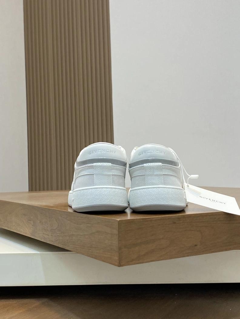 Reliable Gxvxnchy Sneakers 152371
