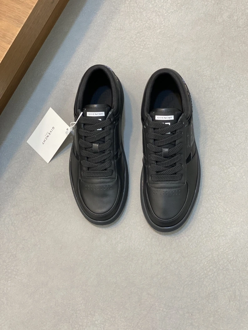 Gxvxnchy Sneakers Resilient 152377