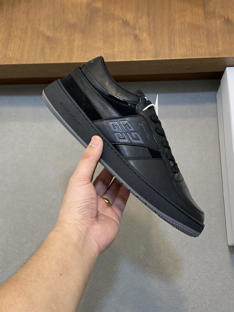 Gxvxnchy Sneakers Resilient 152377