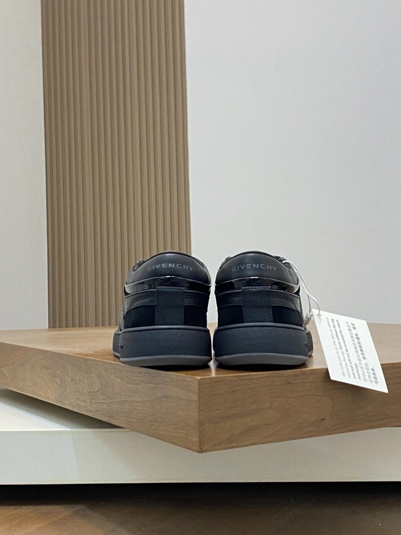 Gxvxnchy Sneakers Resilient 152377