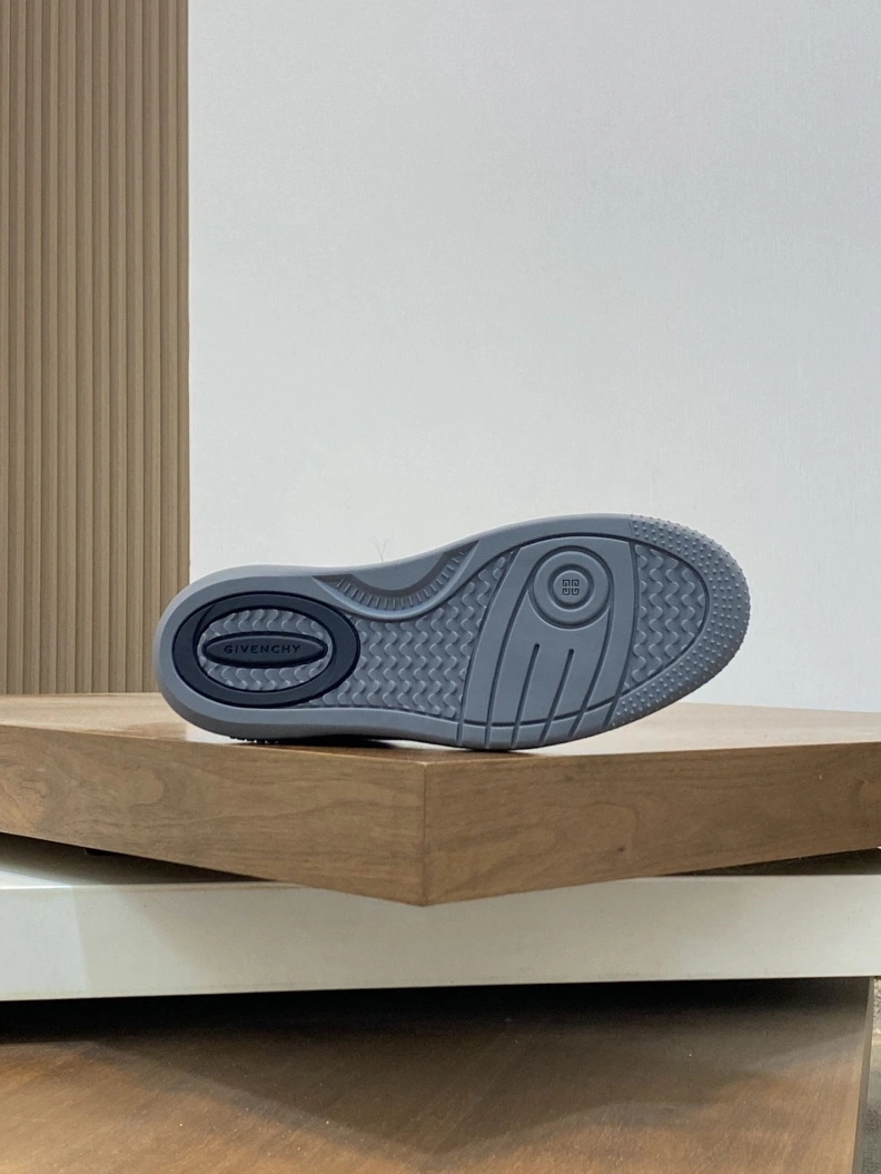 Gxvxnchy Sneakers Resilient 152377