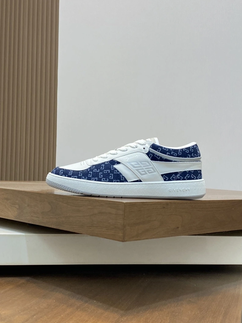 Gxvxnchy Sneakers AllSeason 152375