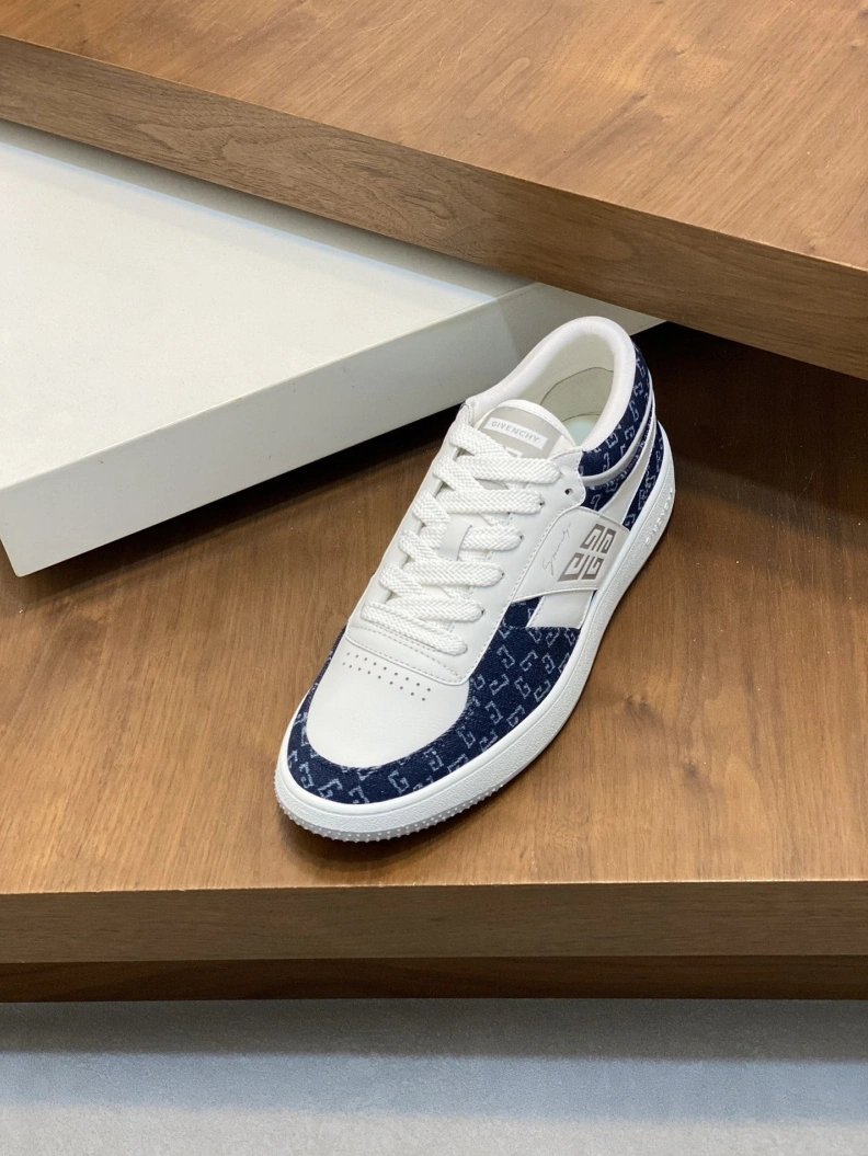 Gxvxnchy Sneakers AllSeason 152375