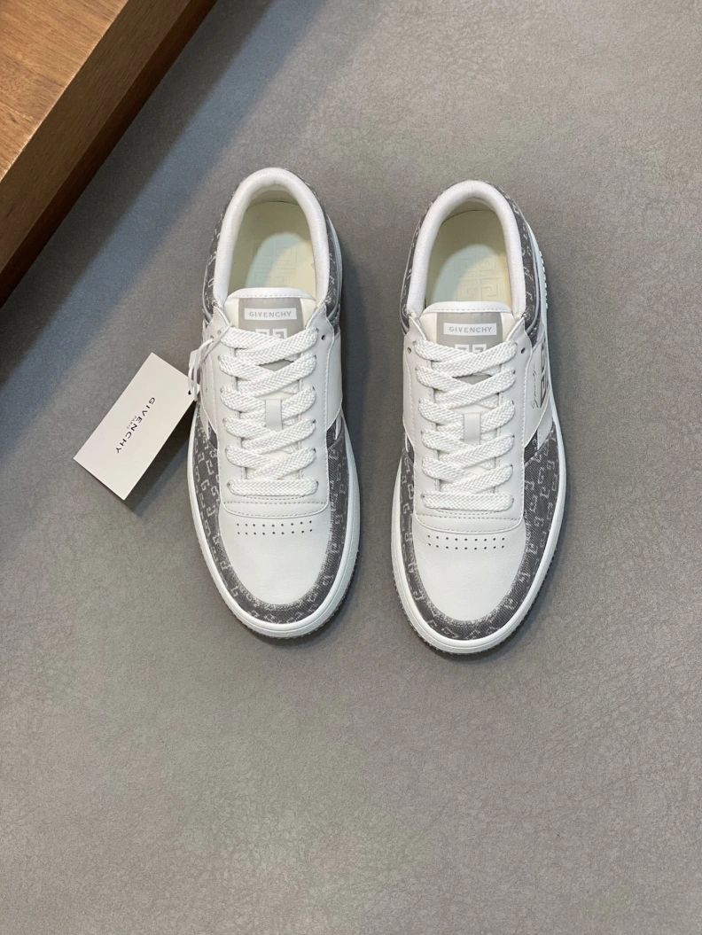 Gxvxnchy Sneakers Minimalist 152376