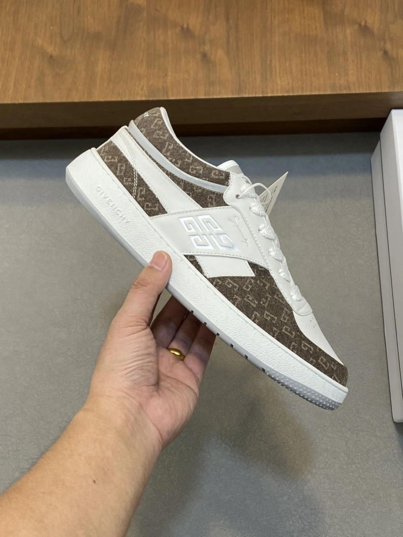 Durable Gxvxnchy Sneakers 152373
