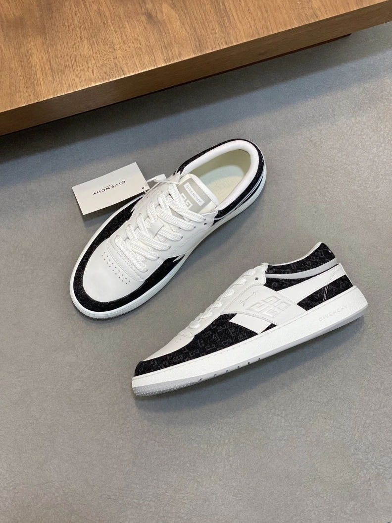 AllSeason Gxvxnchy Sneakers 152372
