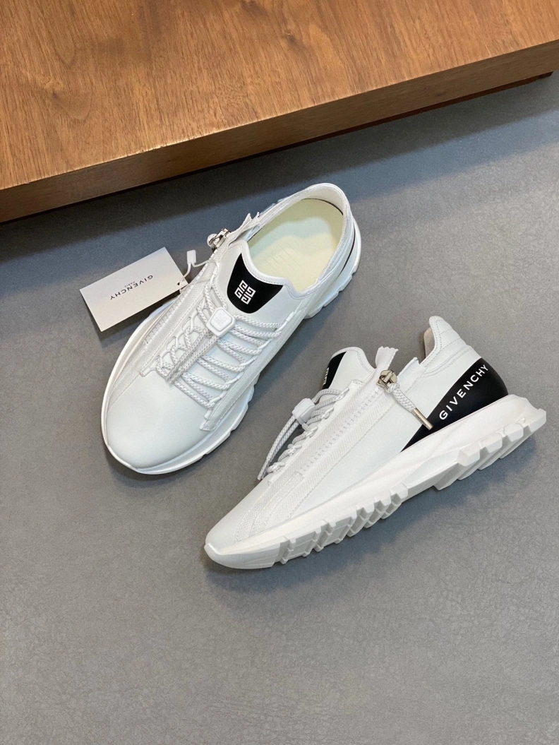Gxvxnchy Sneakers Sleek 152374