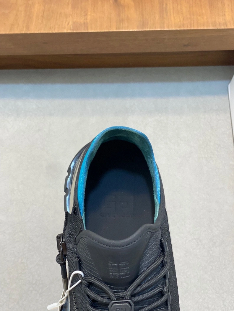 Functional Gxvxnchy Sneakers 152366