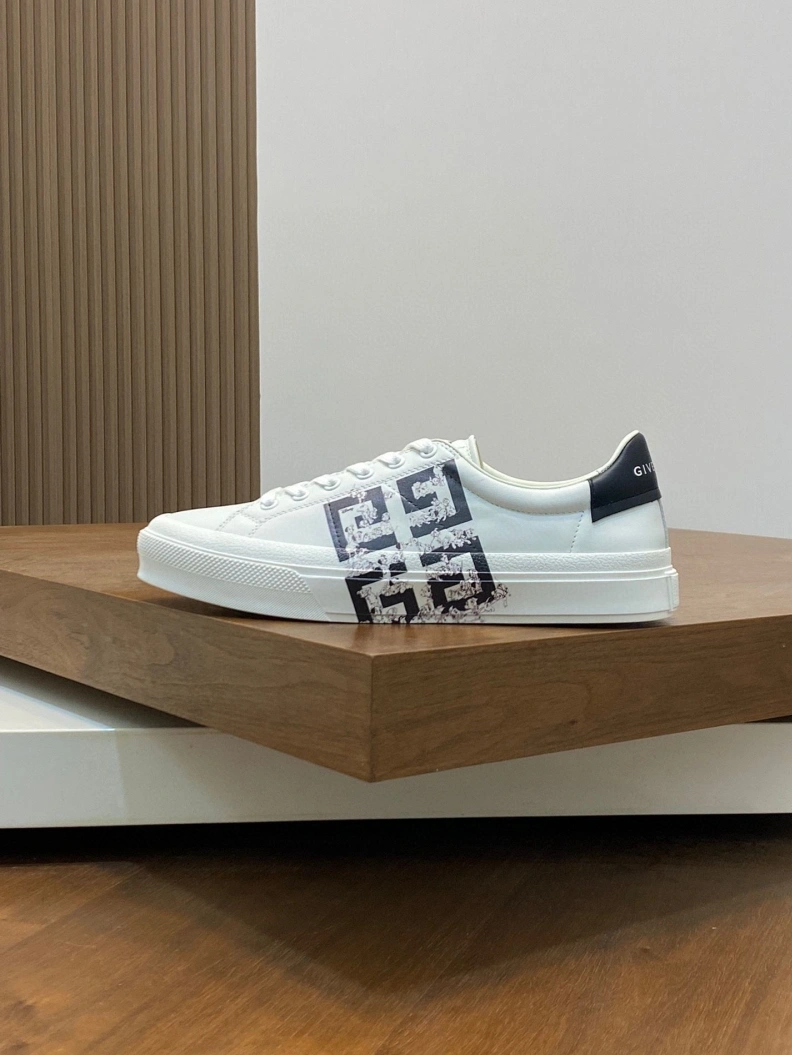 Gxvxnchy Sneakers Elegant 152365