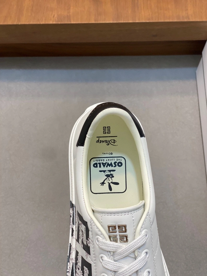 Gxvxnchy Sneakers Elegant 152365