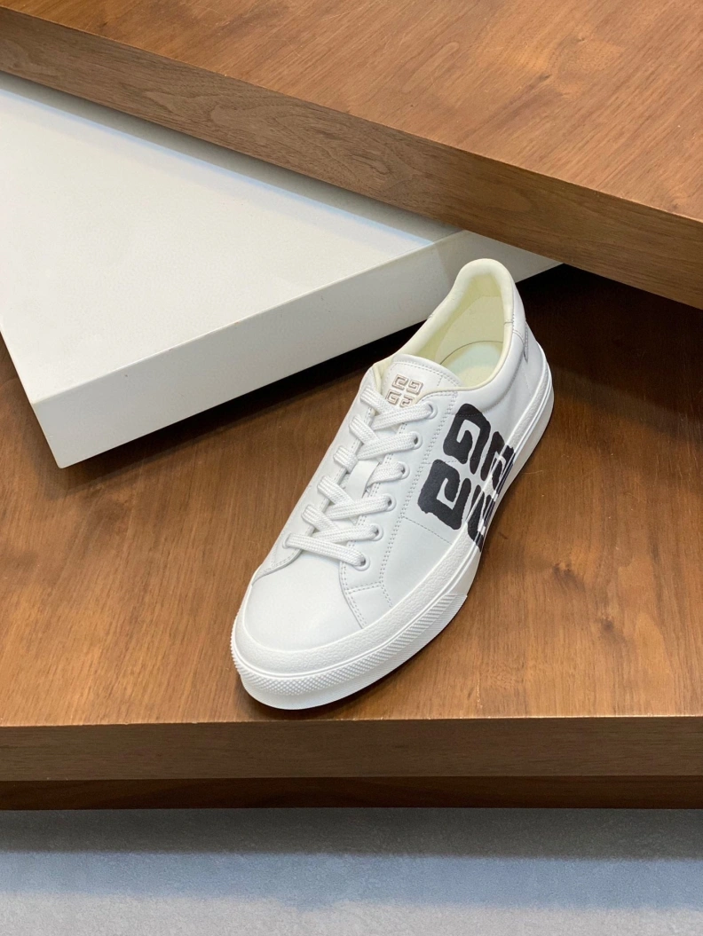 Reliable Gxvxnchy Sneakers 152363
