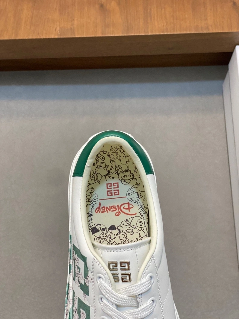 HighQuality Gxvxnchy Sneakers 152364