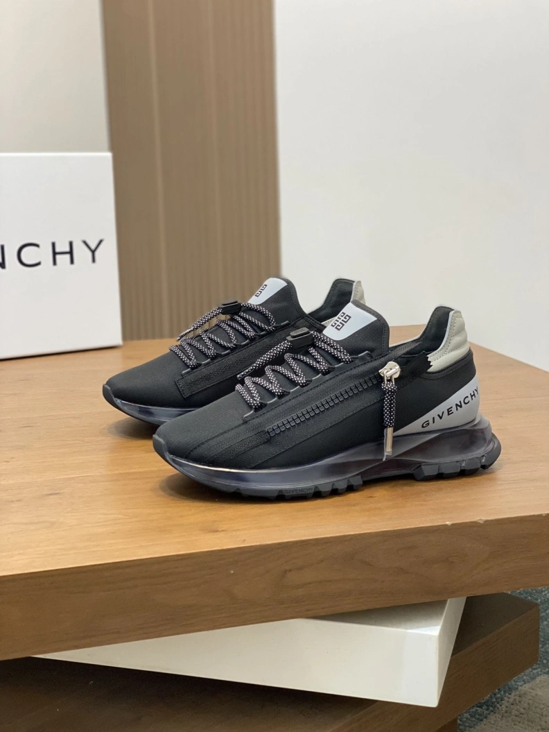 Gxvxnchy Sneakers AllSeason 152361
