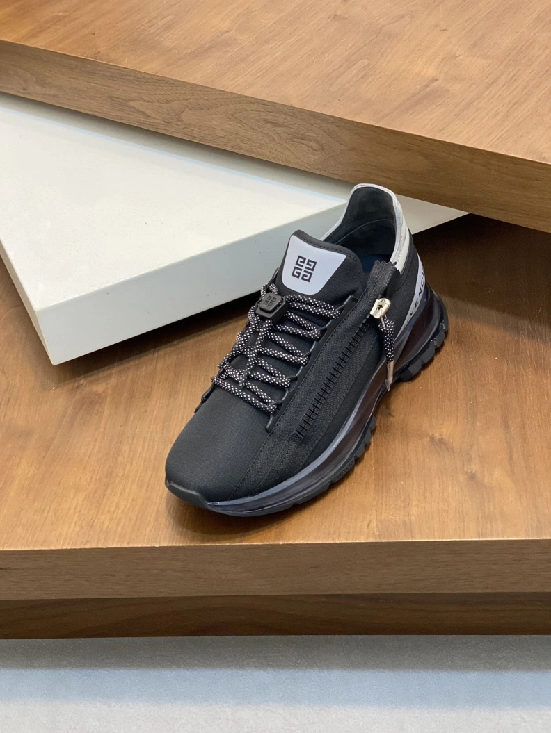 Gxvxnchy Sneakers AllSeason 152361