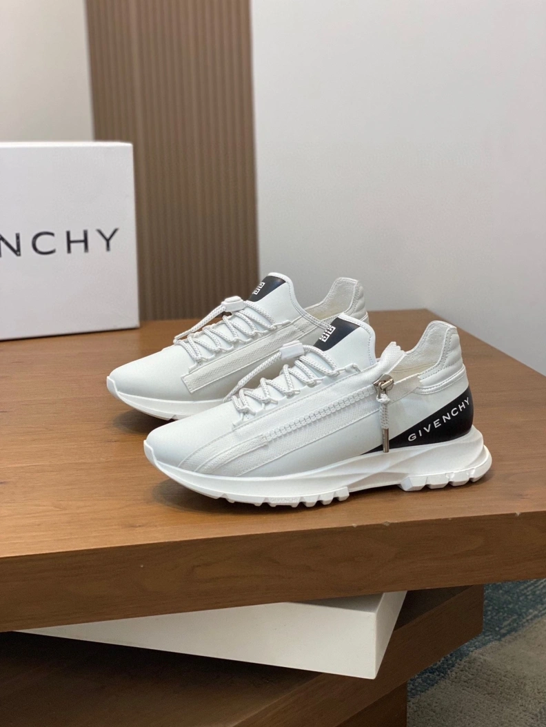 Gxvxnchy Sneakers Elegant 152362