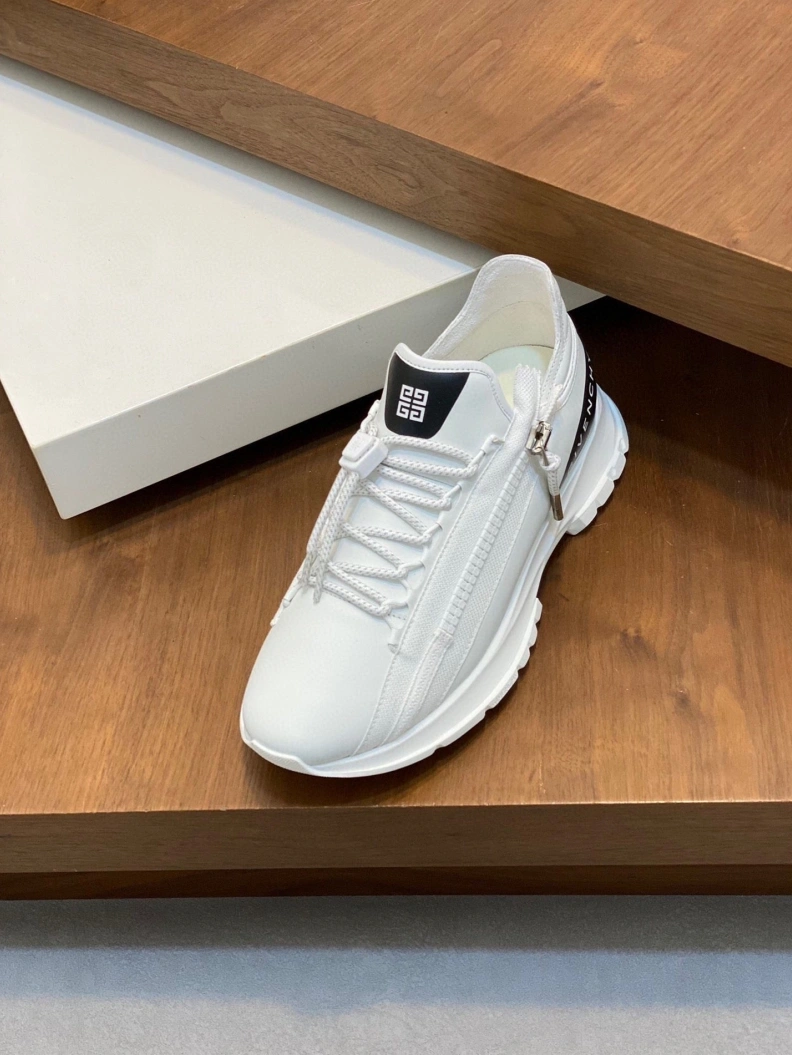 Gxvxnchy Sneakers Elegant 152362
