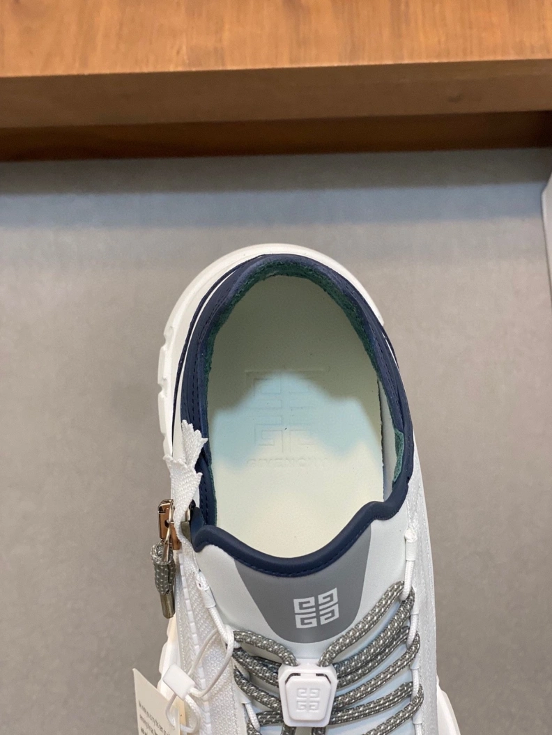 Fashionable Gxvxnchy Sneakers 152359