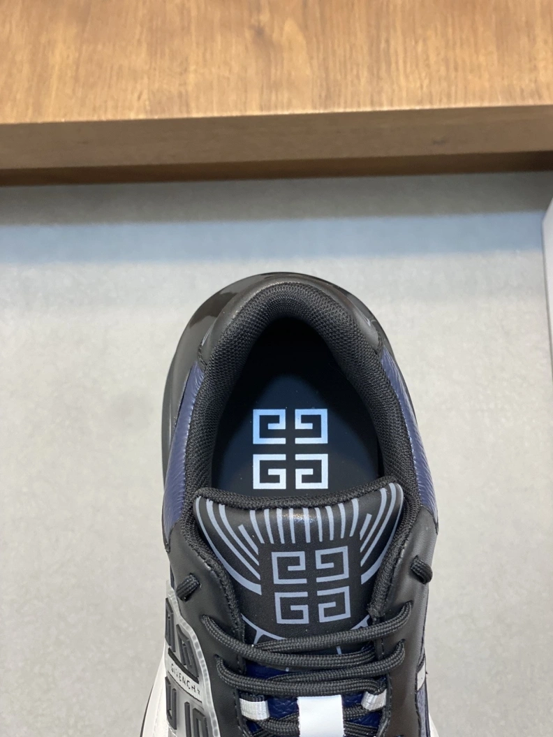 Gxvxnchy Sneakers Fashionable 152354