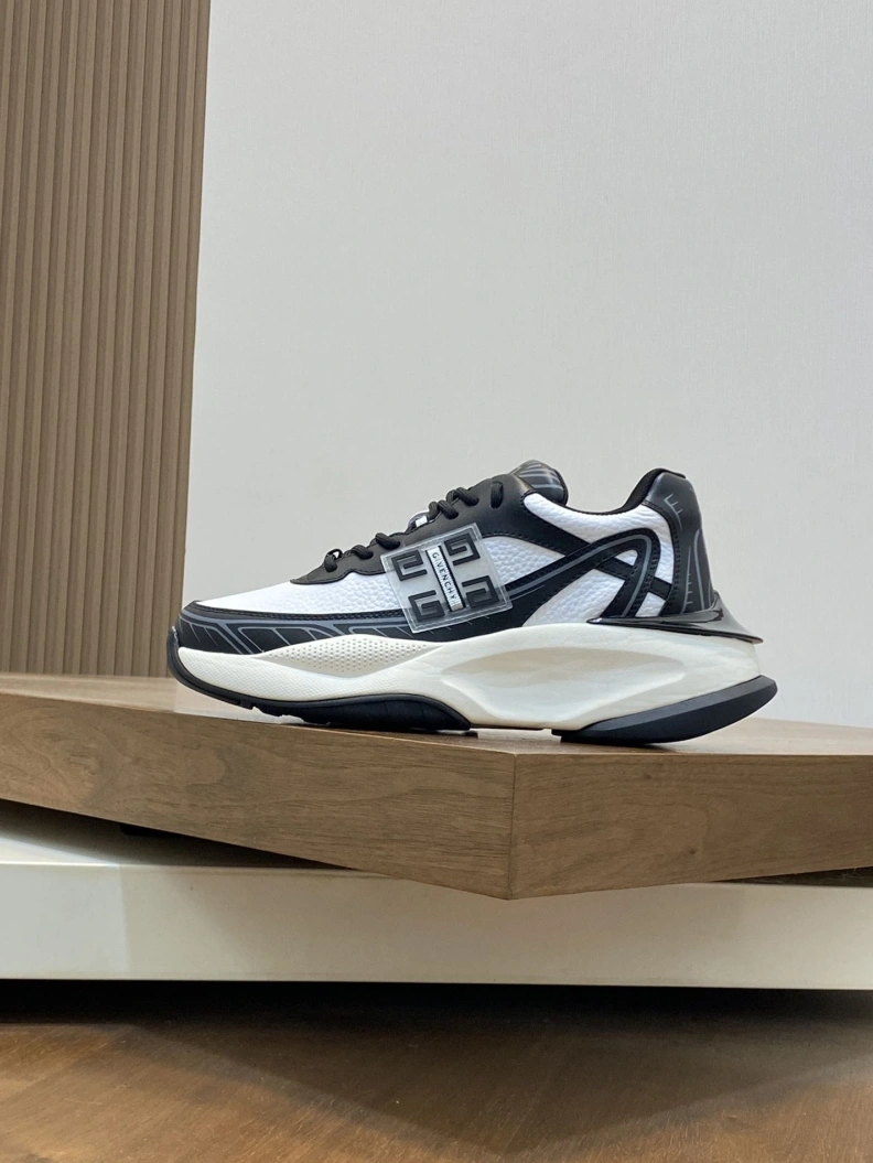 Gxvxnchy Sneakers Stylish 152355