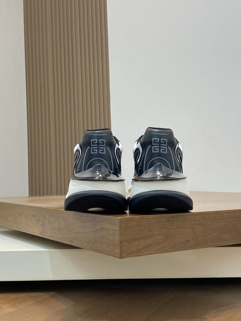 Gxvxnchy Sneakers Stylish 152355