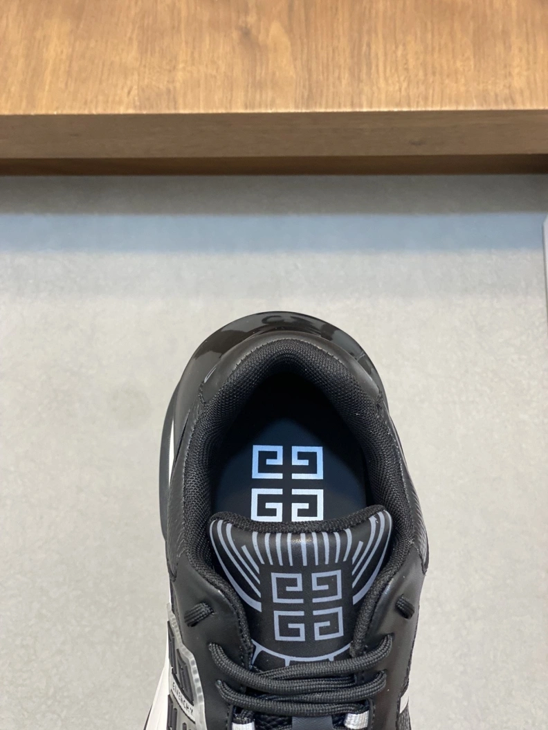 Gxvxnchy Sneakers Affordable 152357