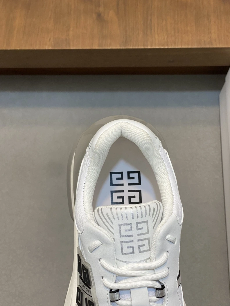 Gxvxnchy Sneakers UrbanStyle 152356