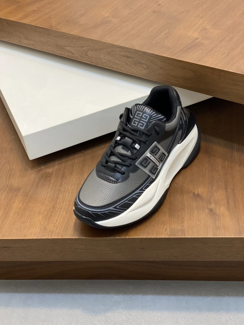 Gxvxnchy Sneakers Sleek 152353