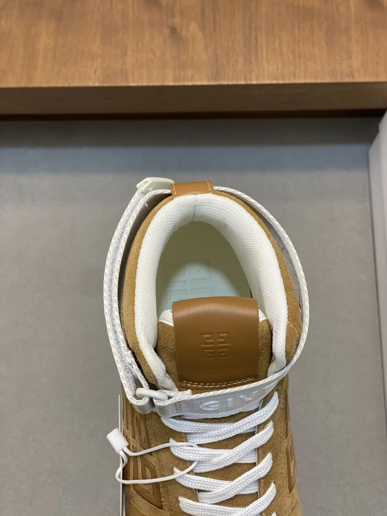 Gxvxnchy Sneakers Compact 152352
