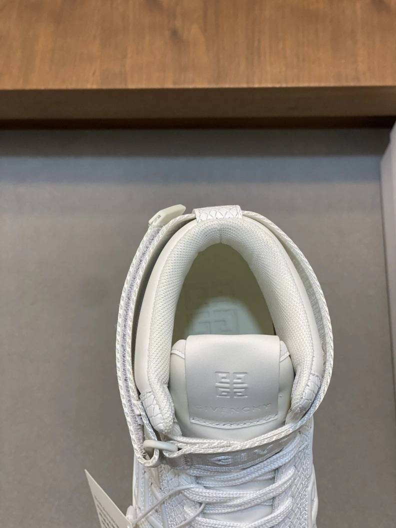 Gxvxnchy Sneakers Unique 152350