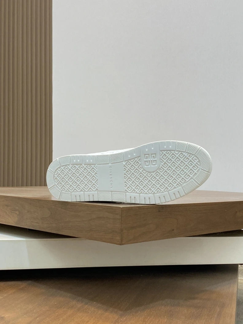 Gxvxnchy Sneakers Unique 152350