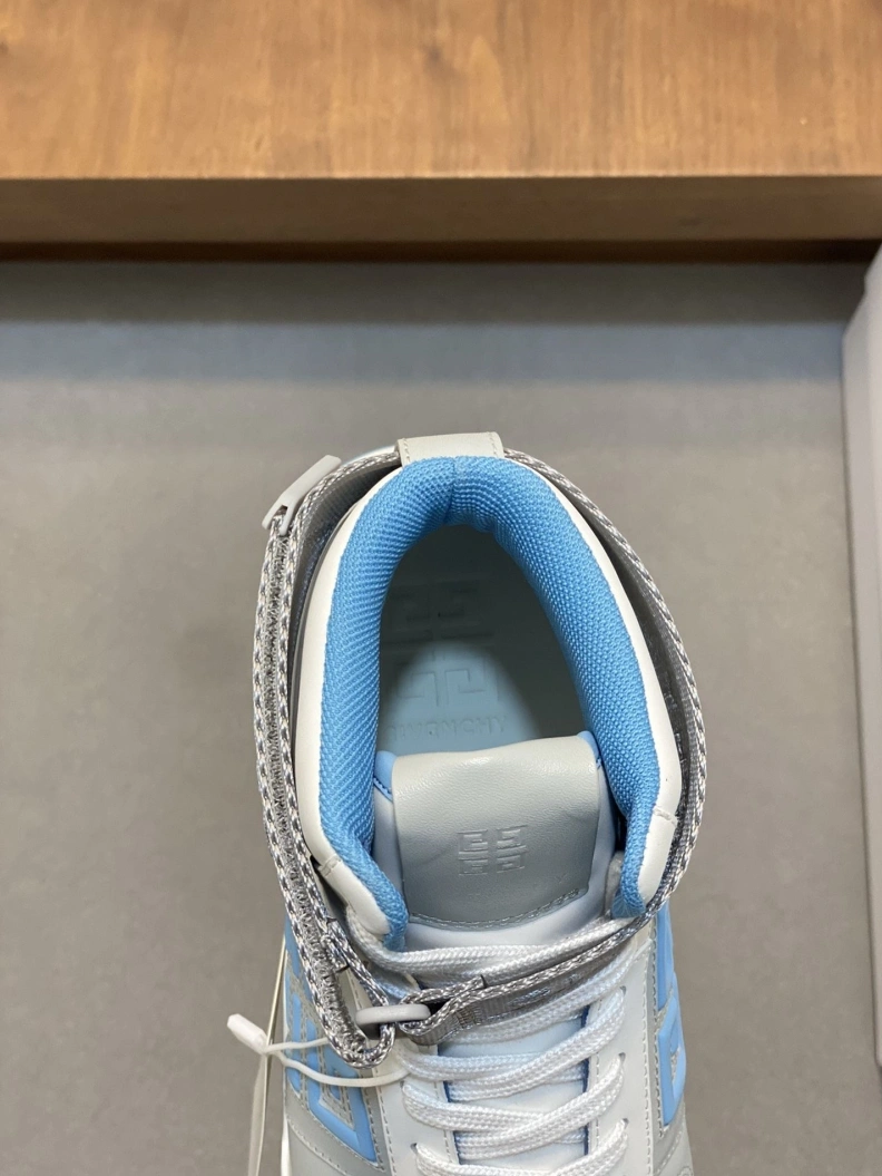 Gxvxnchy Sneakers Elegant 152348