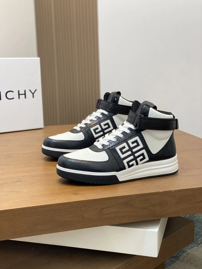 HighQuality Gxvxnchy Sneakers 152347