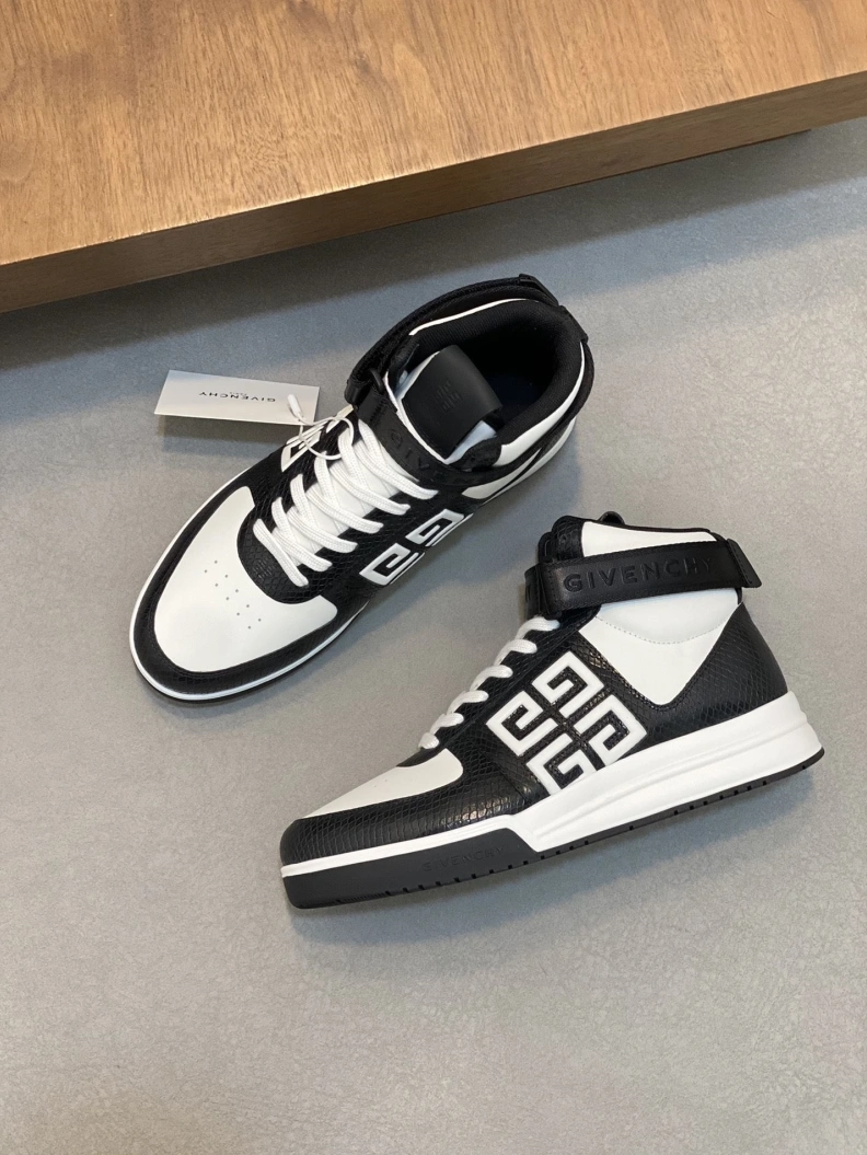 HighQuality Gxvxnchy Sneakers 152347