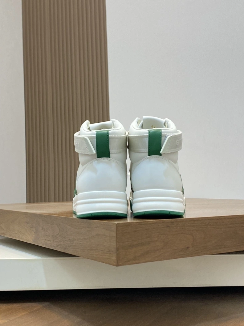 Durable Gxvxnchy Sneakers 152346