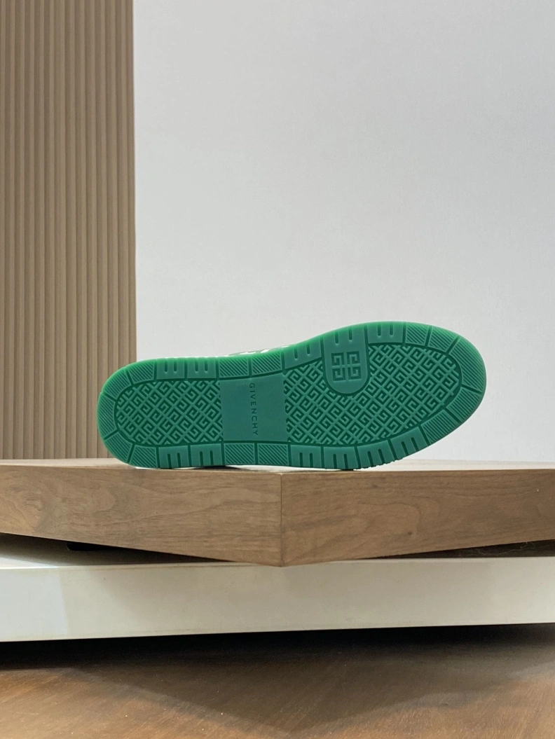 Durable Gxvxnchy Sneakers 152346