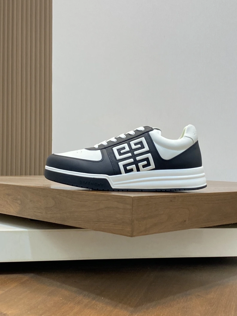 Gxvxnchy Sneakers EyeCatching 152341
