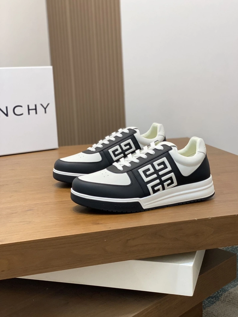 Gxvxnchy Sneakers EyeCatching 152341