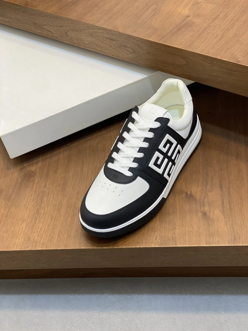 Gxvxnchy Sneakers EyeCatching 152341