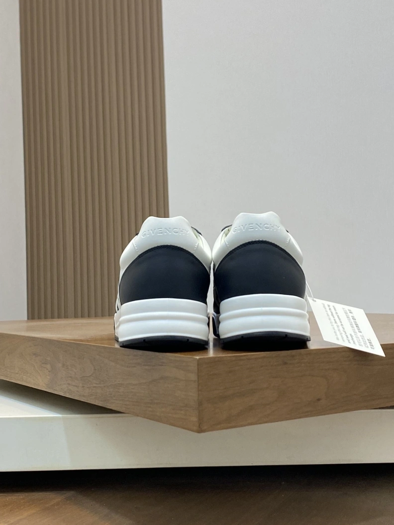 Gxvxnchy Sneakers EyeCatching 152341